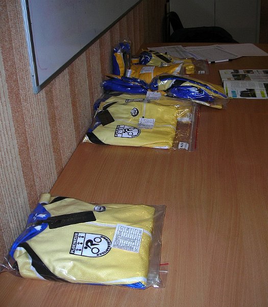 2011-12-18 01 Nos tenues 2012 sont arrivees.JPG